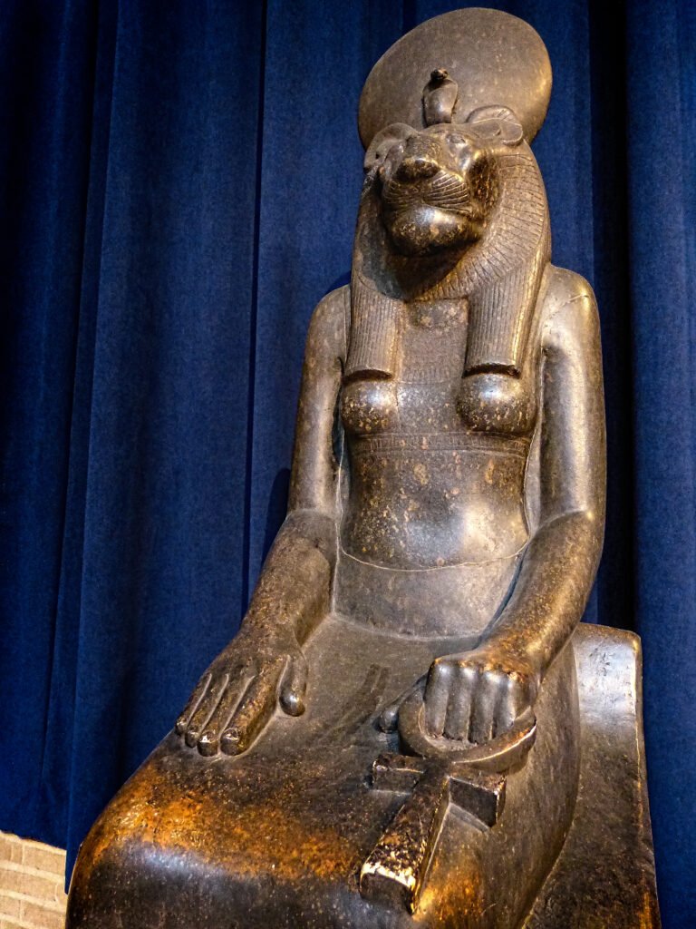 Patung Dewa Mesir Kuno Sekhmet 