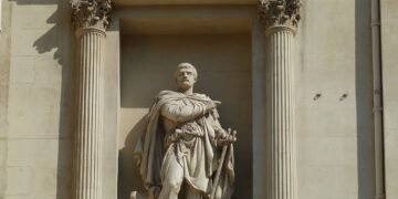 Patung Pytheas di Kota Marseille