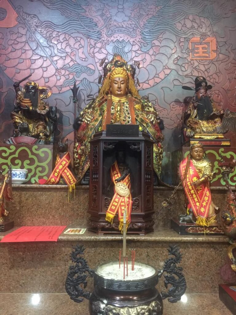 Altar Erlang Shen di Sebuah Kuil